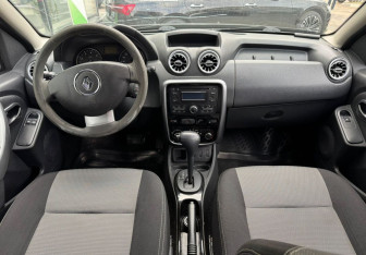 Подержанный автомобиль Renault Duster 2013 года (9 фото)