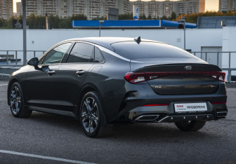 Подержанный автомобиль Kia K5 2021 года (7 фото)