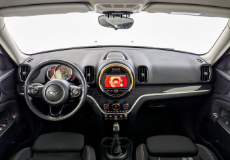 Подержанный автомобиль MINI Countryman 2018 года (14 фото)