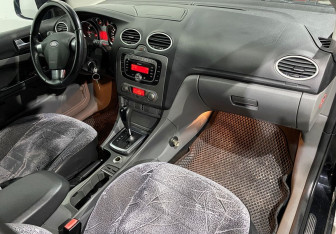 Подержанный автомобиль Ford Focus Hatchback 2009 года (11 фото)