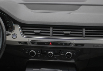 Подержанный автомобиль Audi Q7 2019 года (12 фото)