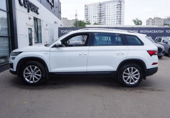 Подержанный автомобиль Skoda Kodiaq 2022 года (8 фото)