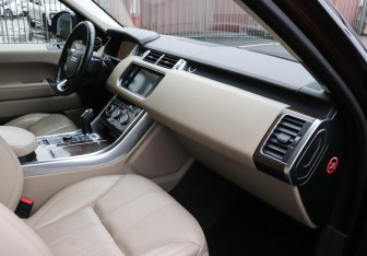 Подержанный автомобиль Land Rover Range Rover Sport 2015 года (8 фото)