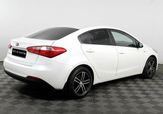 Подержанный автомобиль Kia Cerato Sedan 2013 года (3 фото)