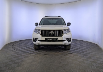 Подержанный автомобиль Toyota Land Cruiser Prado 2021 года (2 фото)