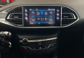 Подержанный автомобиль Peugeot 308 Wagon 2019 года (14 фото)