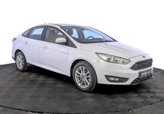 Подержанный автомобиль Ford Focus Sedan 2017 года (3 фото)
