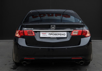 Подержанный автомобиль Honda Accord Sedan 2011 года (6 фото)