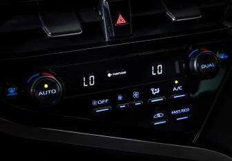 Подержанный автомобиль Toyota Camry Sedan 2022 года (17 фото)