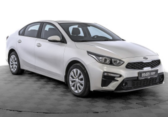 Подержанный автомобиль Kia Cerato Sedan 2020 года (3 фото)