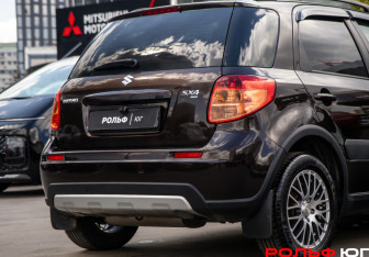 Подержанный автомобиль Suzuki SX4 Hatchback 2014 года (15 фото)