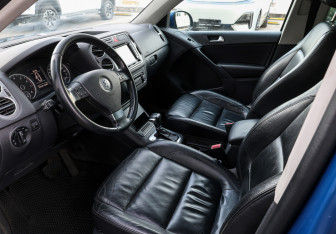 Подержанный автомобиль Volkswagen Tiguan 2010 года (14 фото)