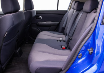 Подержанный автомобиль Nissan Tiida Hatchback 2008 года (11 фото)