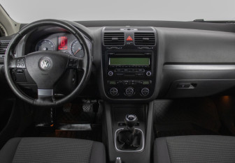 Подержанный автомобиль Volkswagen Jetta Sedan 2009 года (13 фото)