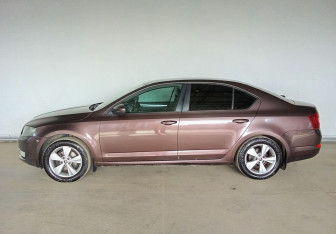 Подержанный автомобиль Skoda Octavia Liftback 2014 года (8 фото)