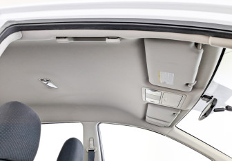 Подержанный автомобиль Nissan Tiida Hatchback 2013 года (22 фото)