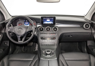 Подержанный автомобиль Mercedes-Benz GLC Coupe 2019 года (14 фото)