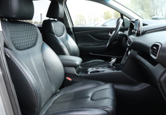 Подержанный автомобиль Hyundai Santa Fe 2018 года (14 фото)