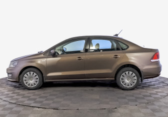 Подержанный автомобиль Volkswagen Polo Sedan 2017 года (8 фото)