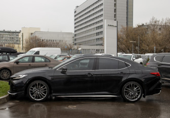Подержанный автомобиль Toyota Camry Sedan 2024 года (6 фото)
