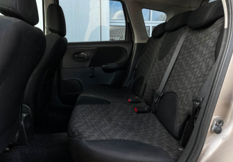 Подержанный автомобиль Nissan Note 2008 года (10 фото)