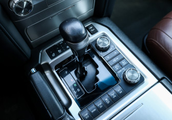 Подержанный автомобиль Toyota Land Cruiser Suv 2019 года (20 фото)