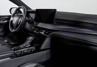 Подержанный автомобиль Toyota Camry Sedan 2025 года (9 фото)