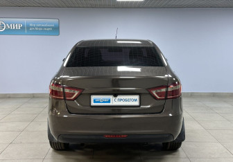 Подержанный автомобиль LADA (ВАЗ) Vesta Sedan 2018 года (6 фото)