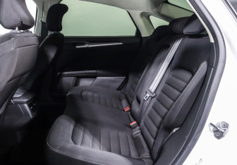 Подержанный автомобиль Ford Mondeo Sedan 2015 года (13 фото)