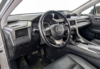 Подержанный автомобиль Lexus RX 2019 года (16 фото)