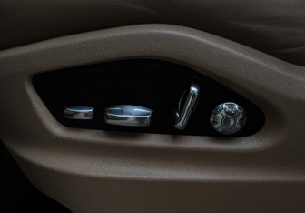 Подержанный автомобиль Porsche Cayenne 2019 года (19 фото)