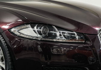Подержанный автомобиль Jaguar XF Sedan 2014 года (15 фото)