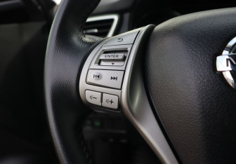 Подержанный автомобиль Nissan X-Trail 2016 года (14 фото)