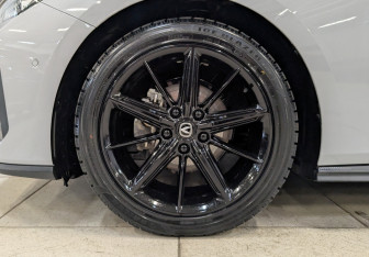 Подержанный автомобиль Changan UNI-V 2023 года (12 фото)