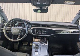 Подержанный автомобиль Audi A7 2021 года (14 фото)