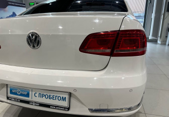 Подержанный автомобиль Volkswagen Passat Sedan 2012 года (8 фото)