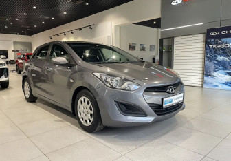 Подержанный автомобиль Hyundai i30 Hatchback 2012 года (3 фото)