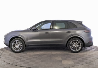 Подержанный автомобиль Porsche Cayenne 2018 года (8 фото)