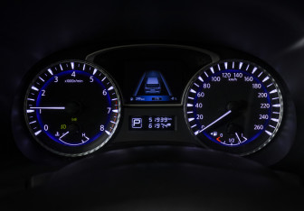 Подержанный автомобиль Infiniti QX60 2019 года (12 фото)