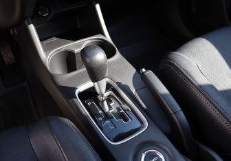 Подержанный автомобиль Mitsubishi Outlander 2015 года (18 фото)
