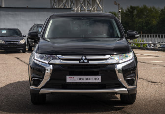 Подержанный автомобиль Mitsubishi Outlander 2018 года (2 фото)