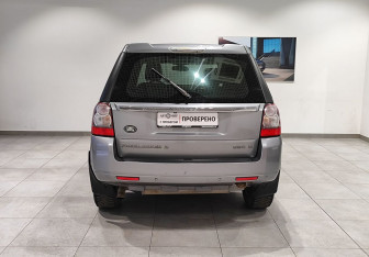 Подержанный автомобиль Land Rover Freelander 2012 года (6 фото)