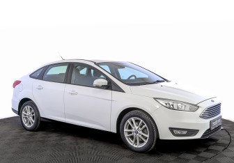 Подержанный автомобиль Ford Focus Sedan 2019 года (3 фото)