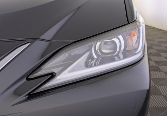 Подержанный автомобиль Lexus ES 2021 года (11 фото)