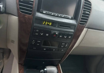 Подержанный автомобиль Kia Sorento 2002 года (29 фото)