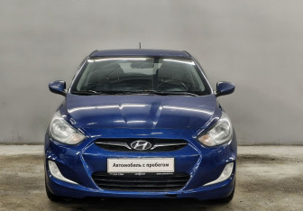 Подержанный автомобиль Hyundai Solaris Hatchback 2013 года (2 фото)