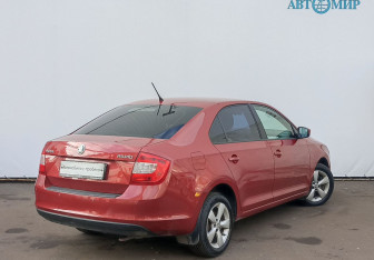 Подержанный автомобиль Skoda Rapid Liftback 2014 года (5 фото)