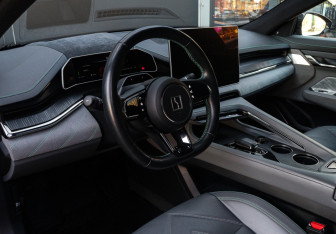 Подержанный автомобиль Zeekr 001 2022 года (13 фото)