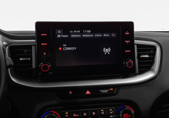 Подержанный автомобиль Kia Ceed Hatchback 2022 года (13 фото)