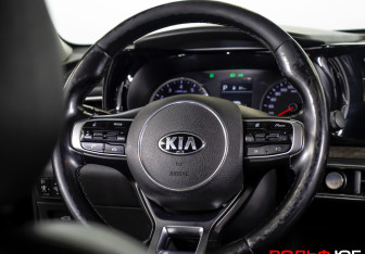 Подержанный автомобиль Kia K5 2020 года (13 фото)